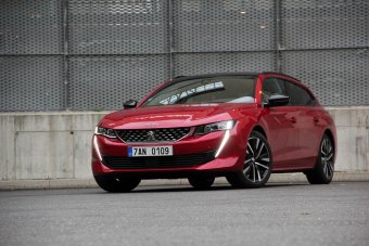 Peugeot 508 SW GT BlueHDI 180 EAT8 – stylově s celou rodinou