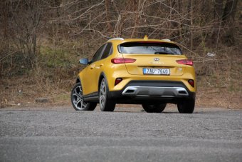 Kia XCeed 1.4 T-GDI GPF 7DCT – stylově nad silnicí