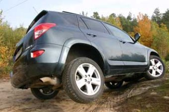 Cestou necestou - Toyota RAV4 D-4D 180 (TEST)