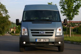 Ford Transit 2.4 TDCi AWD si poradí i v terénu (TEST)