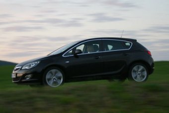 Golfu vstříc - Opel Astra 1.7 CDTi (TEST)