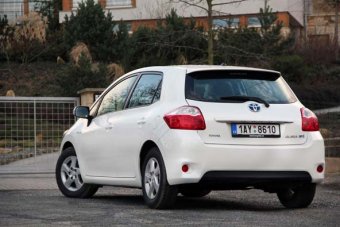 Východní přísliby - Toyota Auris HSD (TEST)