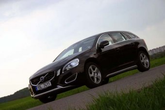 Volvo V60 D3 Geartronic - rodinný "cost cutting" (TEST)