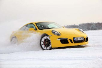 Zimní radovánky - Porsche 911 Carrera 4S PDK (TEST)