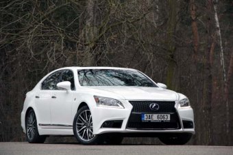 Změna identity? - Lexus LS600h (TEST)